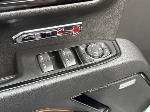 Used 2025 GMC Sierra 1500 AT4 w/ Technology Package AWD/4WD image 40