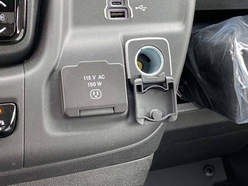 Used 2025 RAM ProMaster 3500 w/ Quick Order Package 22H SLT+ FWD image 18