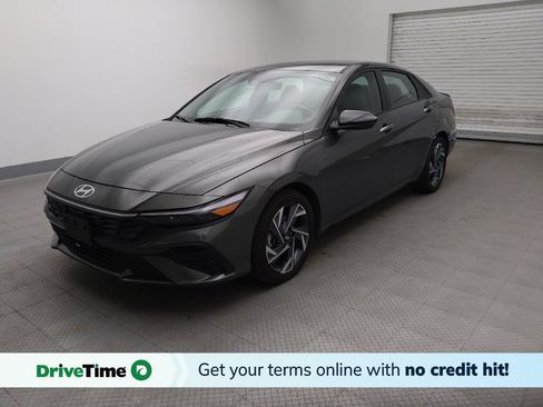 Used 2025 Hyundai Elantra SEL FWD image 1