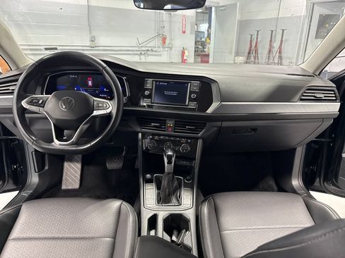 Used 2024 Volkswagen Jetta SE FWD image 37