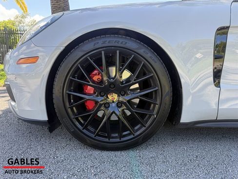 Used 2017 Porsche Panamera 4 image 11