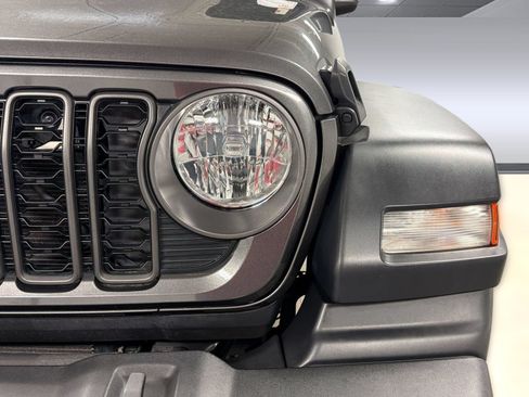 Used 2024 Jeep Wrangler Unlimited Sport AWD/4WD image 10