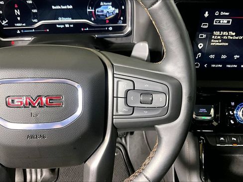 Used 2025 GMC Sierra 1500 AT4 w/ AT4 Premium Package AWD/4WD image 15