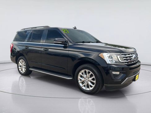 Used 2021 Ford Expedition XLT RWD image 3