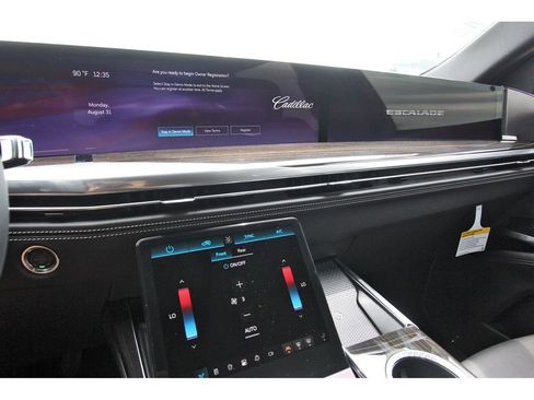 New 2026 Cadillac Escalade ESV 2WD image 17