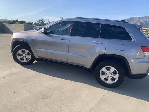 Used 2015 Jeep Grand Cherokee Laredo w/ Quick Order Package 23E image 11