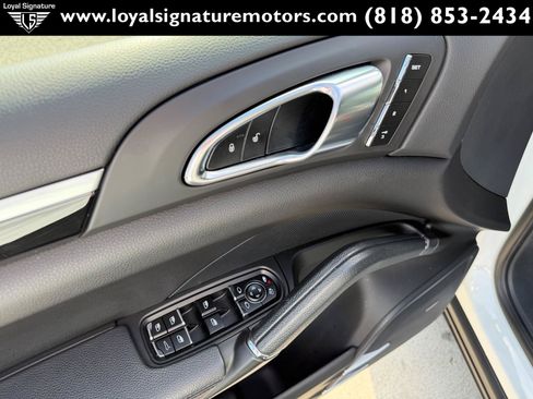 Used 2014 Porsche Cayenne Platinum Edition AWD/4WD image 20