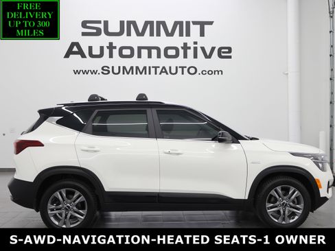 Used 2022 Kia Seltos S AWD/4WD image 1