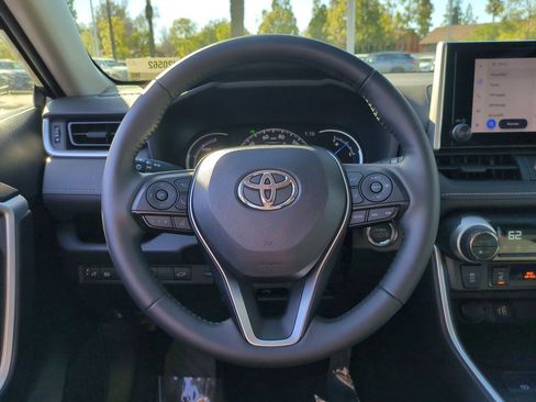Used 2023 Toyota RAV4 XLE image 17