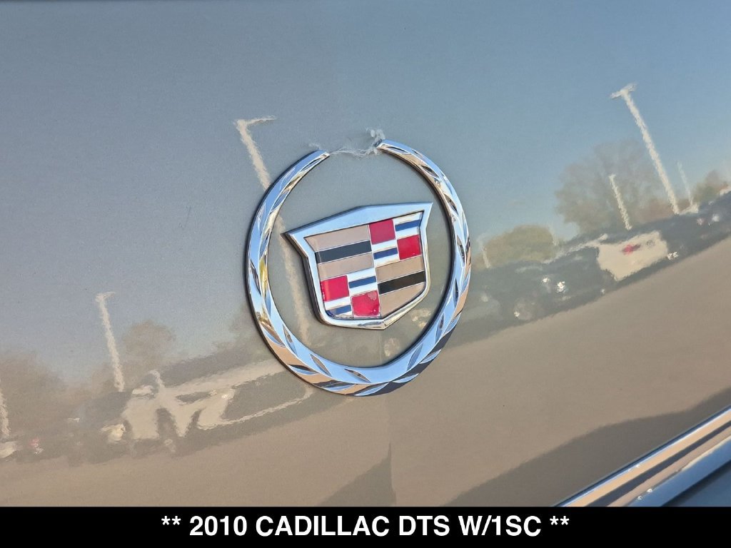 Used 2010 Cadillac DTS Luxury FWD image 18