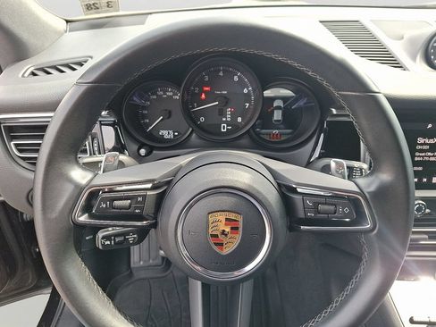 Used 2023 Porsche Macan AWD/4WD image 22