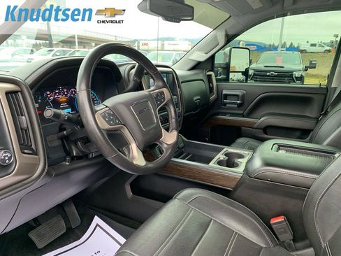 Used 2018 GMC Sierra 3500 Denali w/ Duramax Plus Package image 19