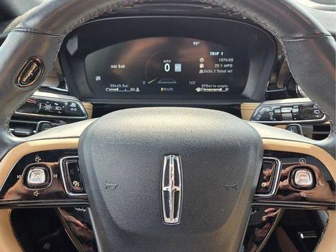Used 2022 Lincoln Corsair Reserve w/ Equipment Group 201A FWD image 32