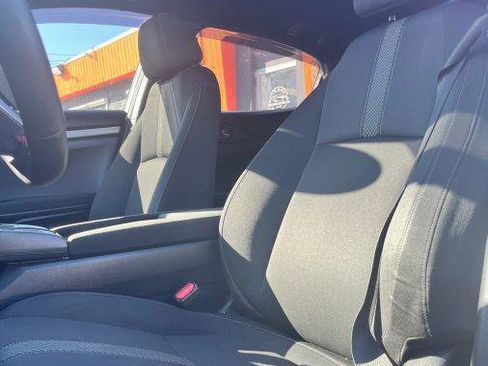 Used 2018 Honda Civic Sport image 9