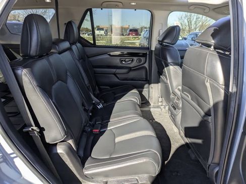 Used 2024 Honda Pilot Touring image 31