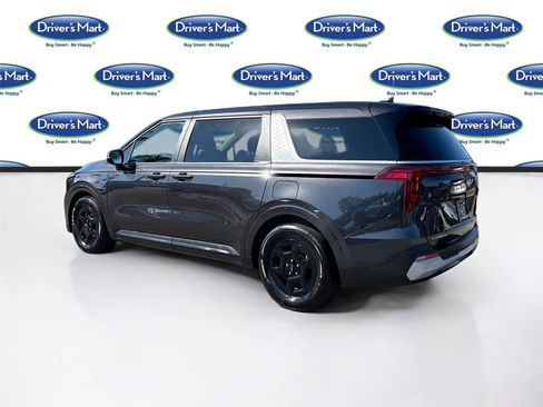 Used 2025 Kia Carnival FWD image 5