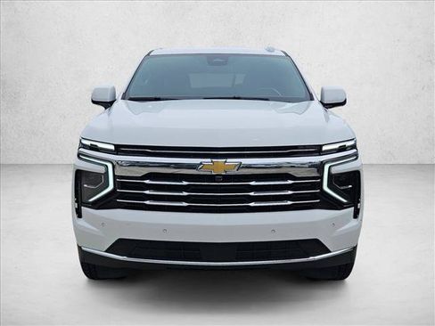 Used 2025 Chevrolet Tahoe LT RWD image 2