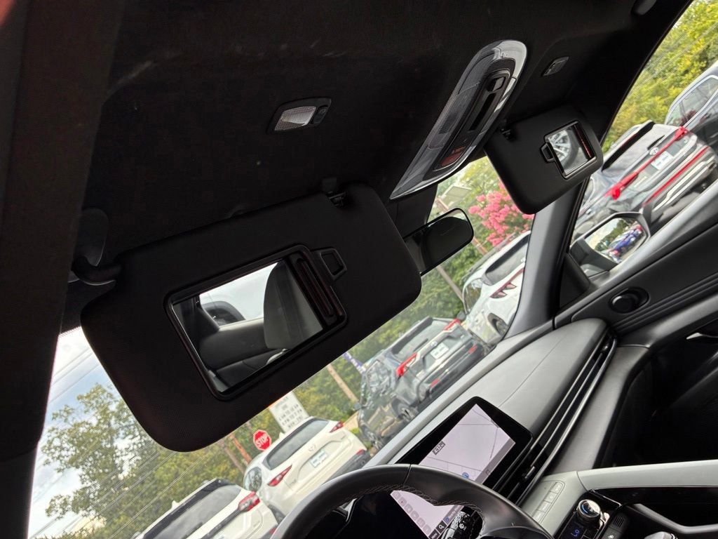 Used 2025 Hyundai Elantra Limited w/ Cargo Package FWD image 48