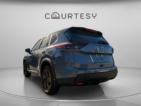 New 2026 Nissan Rogue SV image 4