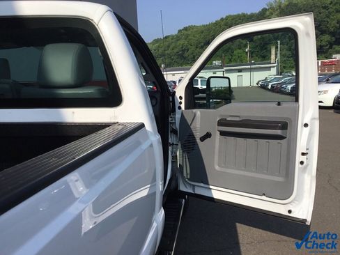 Used 2015 Ford F250 XL w/ Snow Plow Prep Package image 27