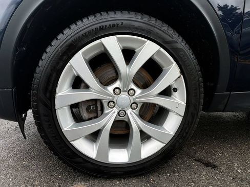 Used 2023 Land Rover Discovery Sport SE AWD/4WD image 16