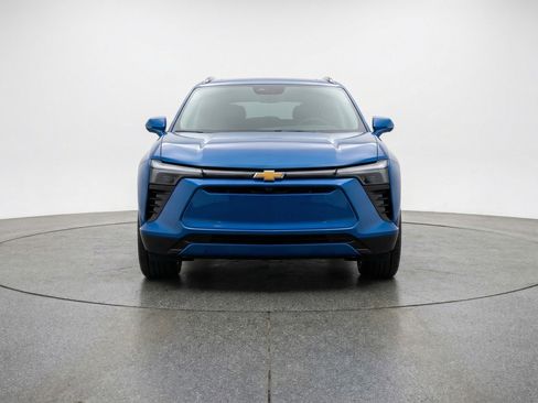Used 2025 Chevrolet Blazer LT image 2