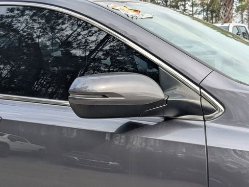 Used 2022 Honda CR-V EX-L image 10