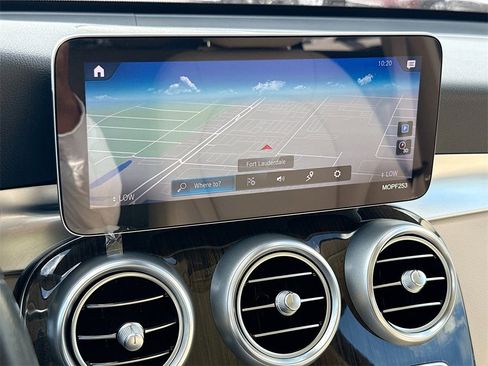 Used 2021 Mercedes-Benz GLC 300 w/ Multimedia Package image 14