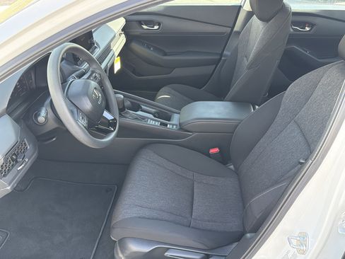 Certified 2025 Honda Accord LX image 16