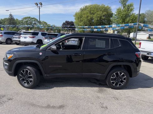 Used 2018 Jeep Compass Trailhawk w/ Leather Interior Group AWD/4WD image 2