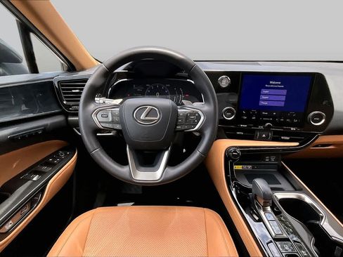 Used 2024 Lexus NX 250 FWD image 6