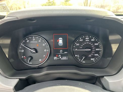 Used 2024 Subaru Crosstrek 2.0i AWD/4WD image 19