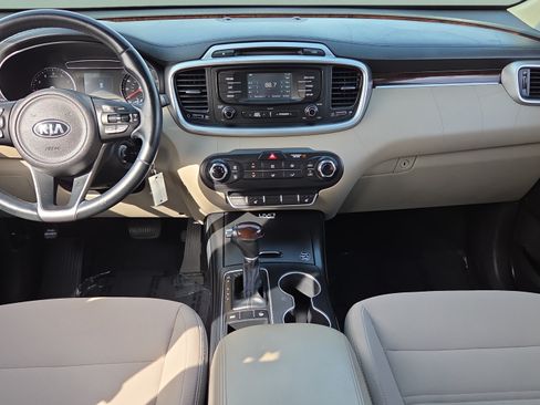 Used 2016 Kia Sorento FWD w/ LX Convenience Package image 13