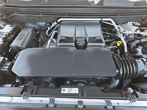 Used 2023 Chevrolet Colorado ZR2 w/ ZR2 Convenience Package III AWD/4WD image 28