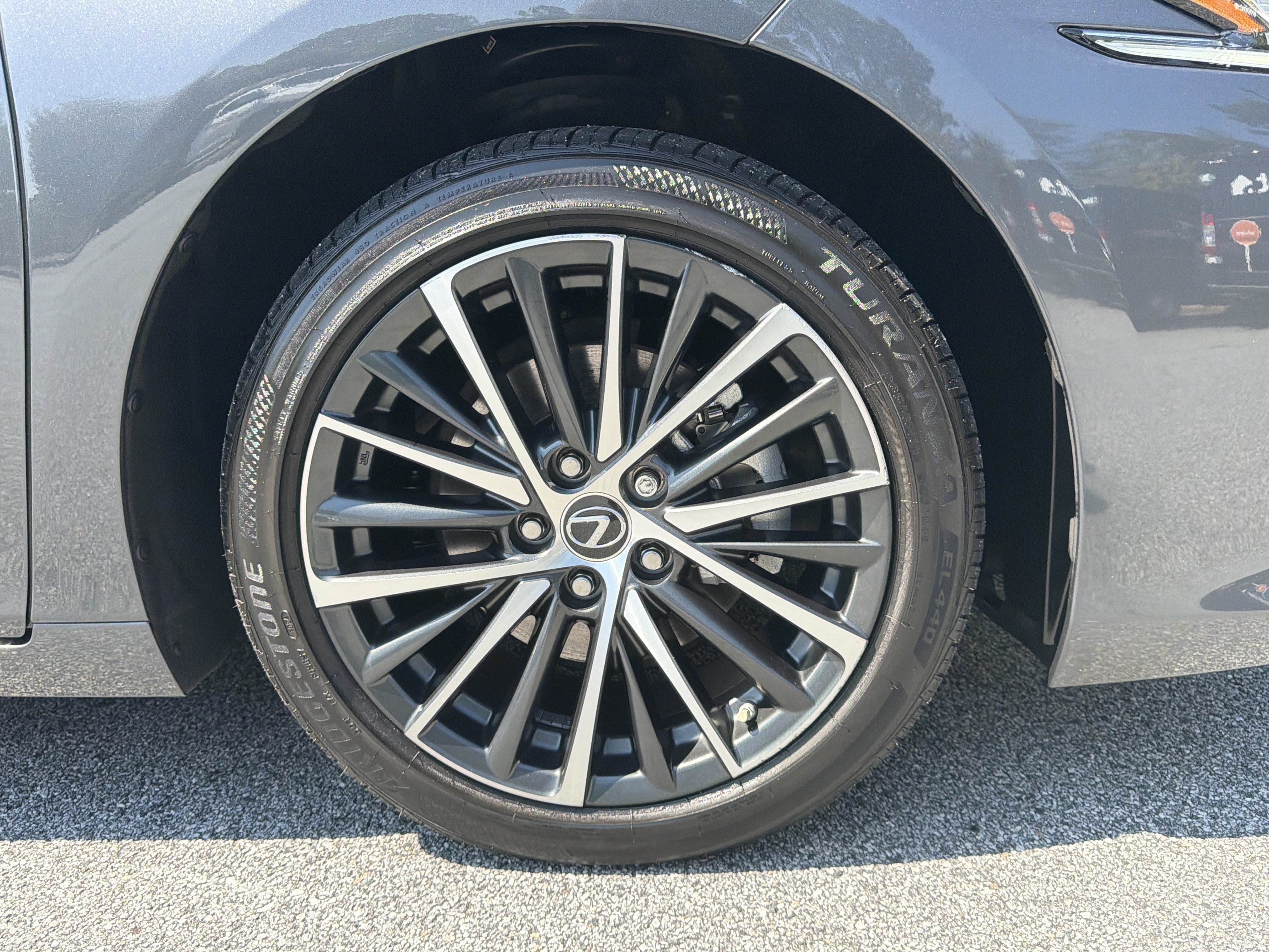 Used 2024 Lexus ES 350 w/ Premium Package FWD image 14