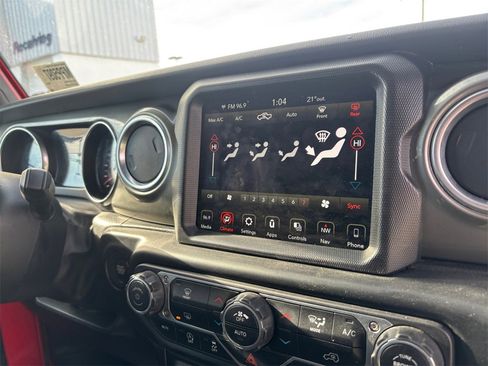 Used 2023 Jeep Gladiator Overland image 19