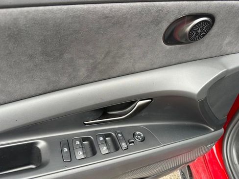 Used 2025 Hyundai Elantra N FWD image 17