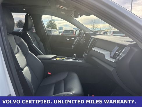 Certified 2025 Volvo XC60 B5 Plus image 9