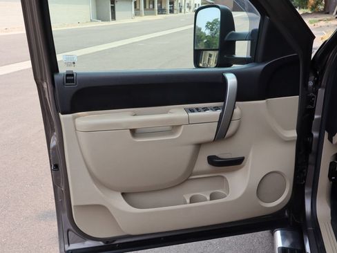 Used 2011 GMC Sierra 2500 SLE w/ SLE Preferred Package AWD/4WD image 23