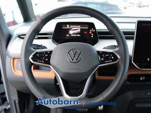 New 2025 Volkswagen ID. Buzz Pro S RWD image 11