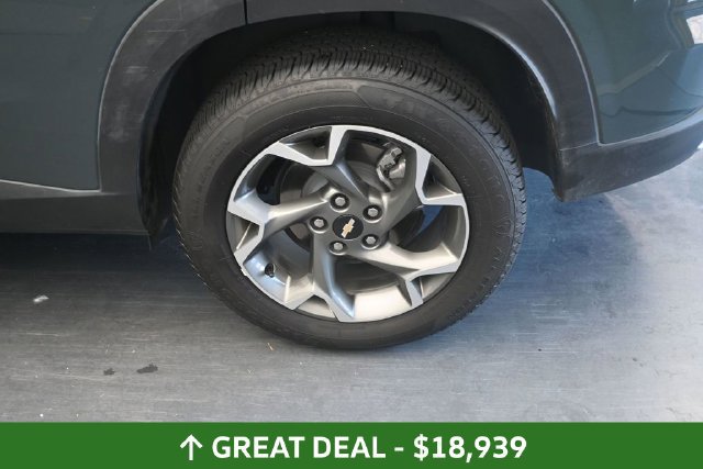 Used 2025 Chevrolet Trax LT FWD image 15