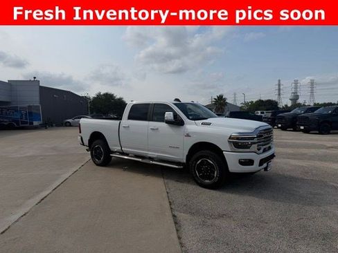 Used 2025 RAM 2500 Laramie AWD/4WD image 2