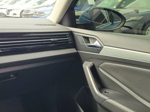Certified 2025 Volkswagen Jetta S FWD image 4