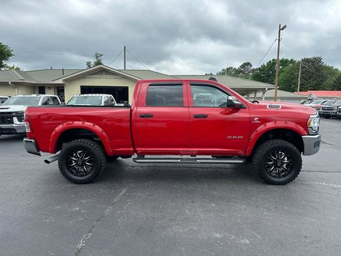 Used 2022 RAM 2500 Tradesman w/ Chrome Appearance Group AWD/4WD image 4