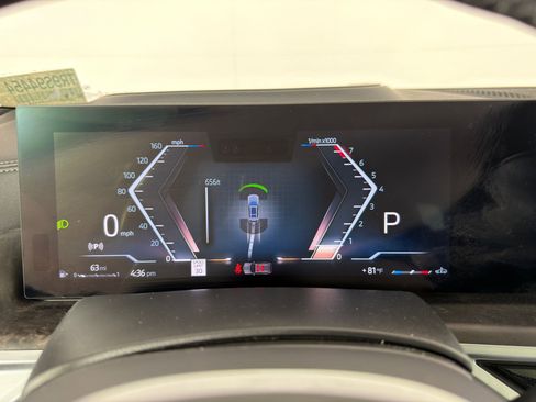 Used 2024 BMW X7 xDrive40i w/ M Sport Package image 27