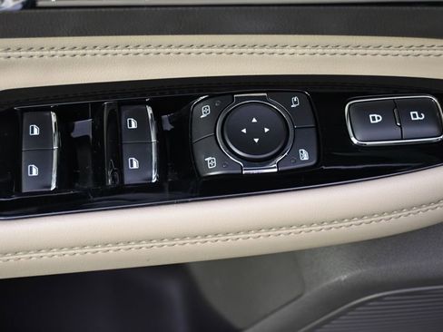 Used 2022 Lincoln Corsair AWD w/ Premium Package image 23