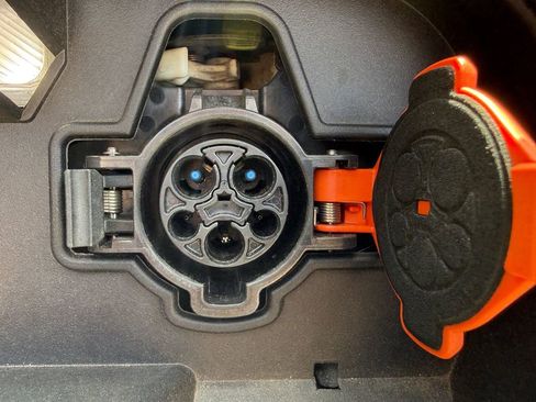 Used 2018 Nissan Leaf SV w/ SV All Weather Package image 45