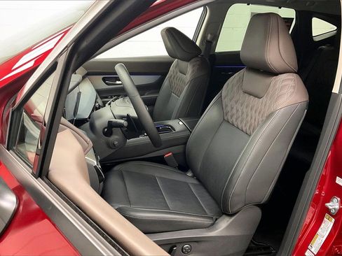 Certified 2025 Nissan Murano Platinum w/ Cargo Package image 17