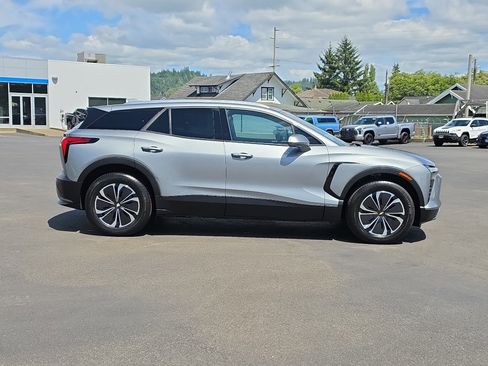 Used 2024 Chevrolet Blazer EV LT AWD/4WD image 7