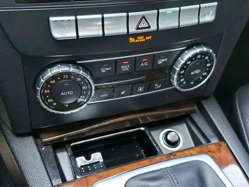 Used 2013 Mercedes-Benz C 300 4MATIC Sedan image 30